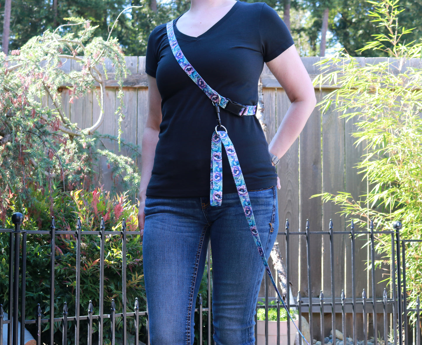Peony Fantasy Handsfree Leash Attachment